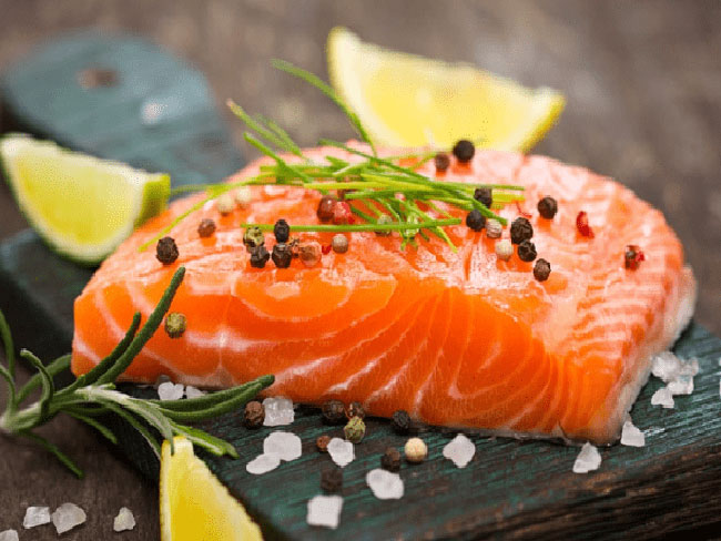 ca_hoi_thuc_pham_chua_nhieu_dinh_duong cách chế biến cá hồi cho bà bầu