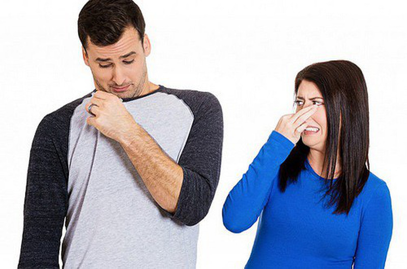 khu-mui-mo-hoi-dau-3 Cách khử mùi mồ hôi dầu trên quần áo