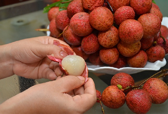 luu-y-khi-an-vai-2 Ăn vải không đúng thời điểm có thể gây hại cho cơ thể