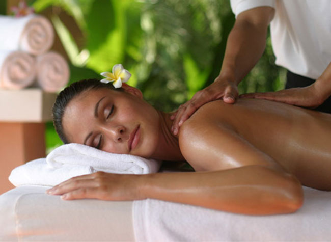 Bước 3: Bổ sung tinh chất cho da