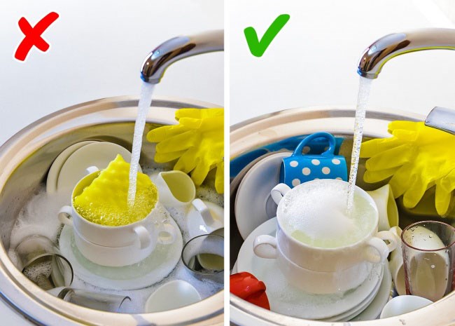 ngâm thực phẩm trong bồn rửa bát