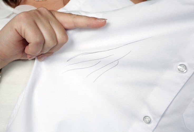cach-tay-vet-but-bi-tren-ao cách tẩy vết mực bút bi trên áo trắng