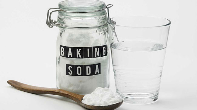 Giấm trắng và baking soda