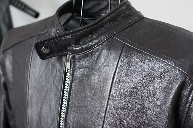 lam-ao-da-het-nhan-4 Cách để áo da của bạn không bao giờ nhăn