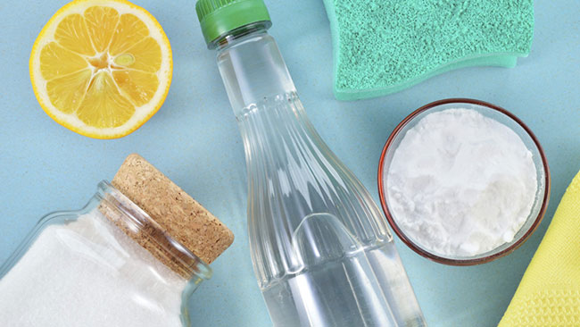 Dùng baking soda và giấm