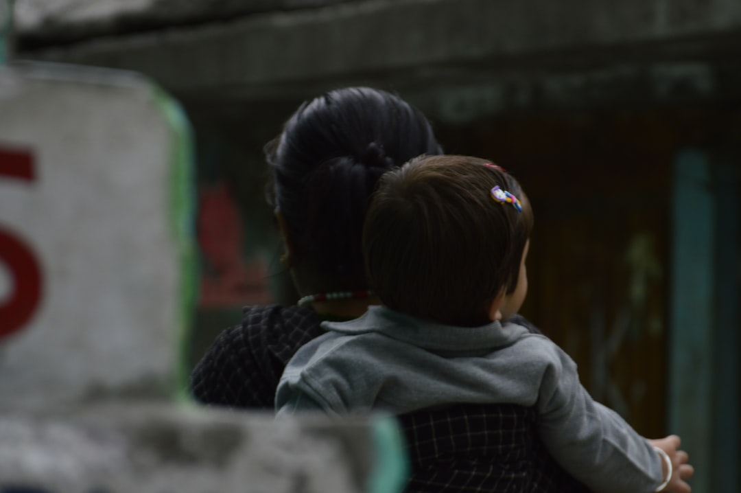 cha mẹ an ủi con