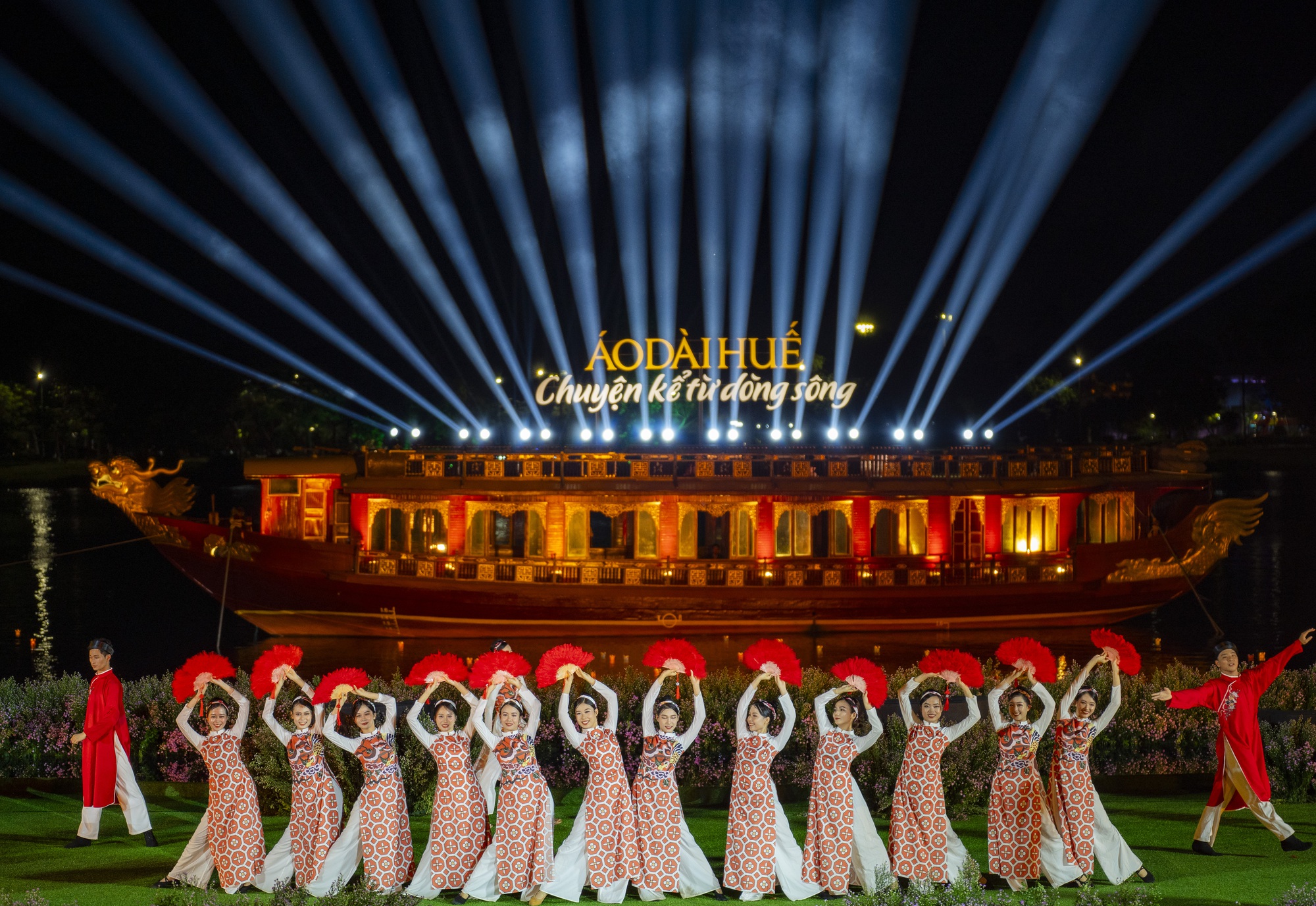 Festival Huế tà áo dài Festival Huế tà áo dài