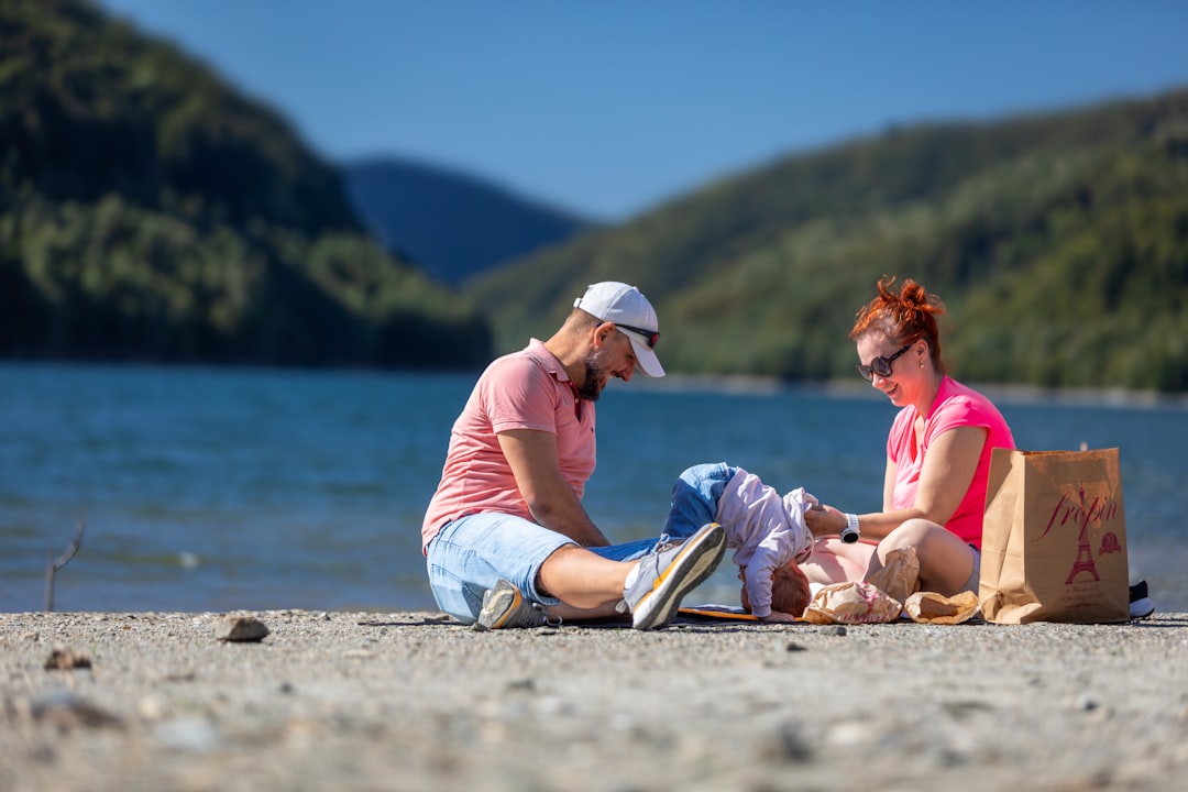 gia đình vận động ngoài trời