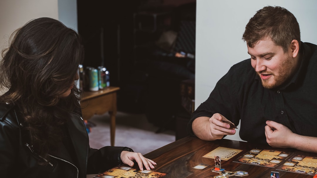 bạn bè chơi board game