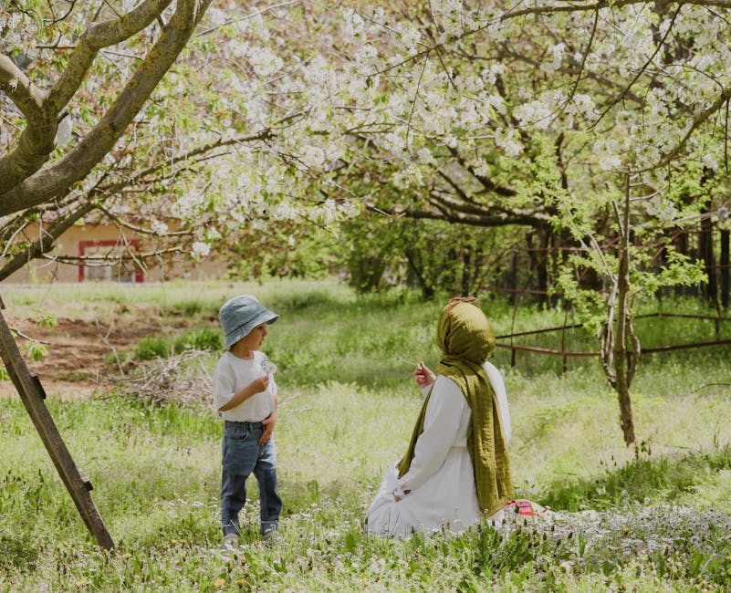 gia đình trồng cây