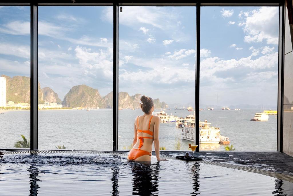 Khách sạn view biển Bãi Cháy Khách sạn view biển Bãi Cháy