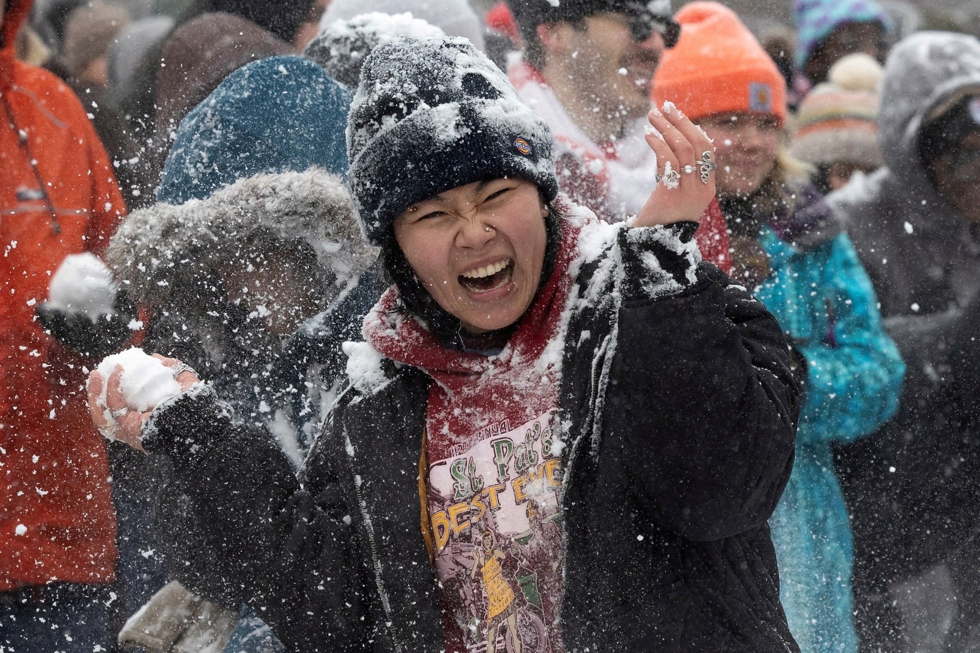 Người dân địa phương tham gia lễ hội Người dân địa phương tham gia lễ hội