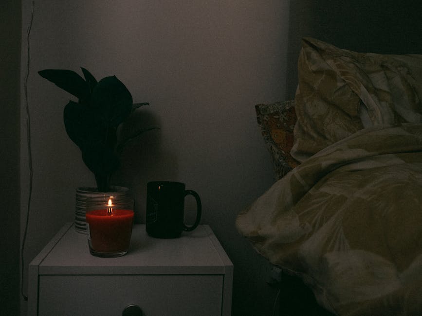 phòng ngủ tối với nến