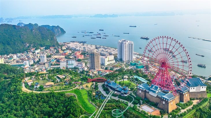 Toàn cảnh Bãi Cháy Toàn cảnh Bãi Cháy